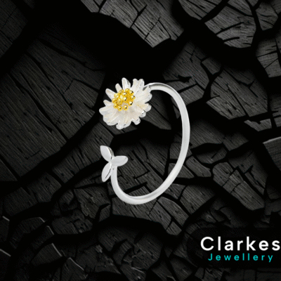 Elegant Adjustable Daisy Ring - Delicate Design Perfect Gift